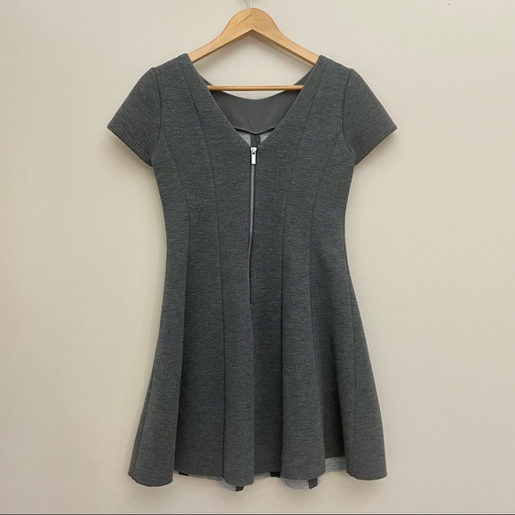 BANANA REPUBLIC Gray Fit-And-Flare Mini Dress Women’s 4/Small - Picture 2 of 7